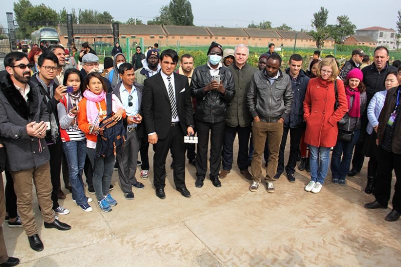 72名外國專(zhuān)家為何同時(shí)考察一個(gè)菊花基地？